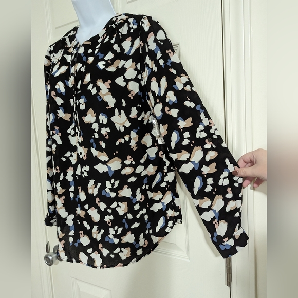 NWT Zac & Rachel Medium printed split neck top - Picture 5 of 7